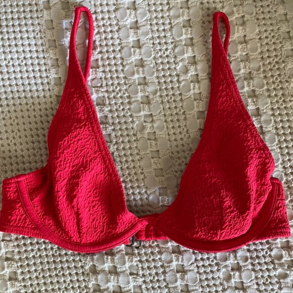 FULL TILT Red Crinkle Bikini Top Size Small - Picture 2 of 3